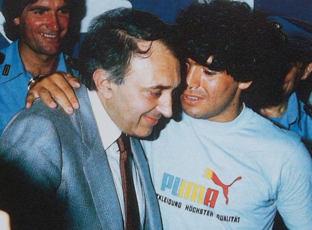 premio - corrado ferlaino con Maradona