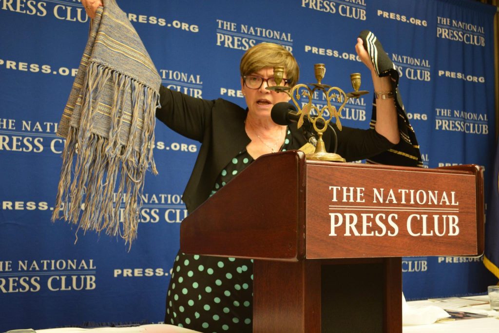 Rabbi Barbara al The National Press Club